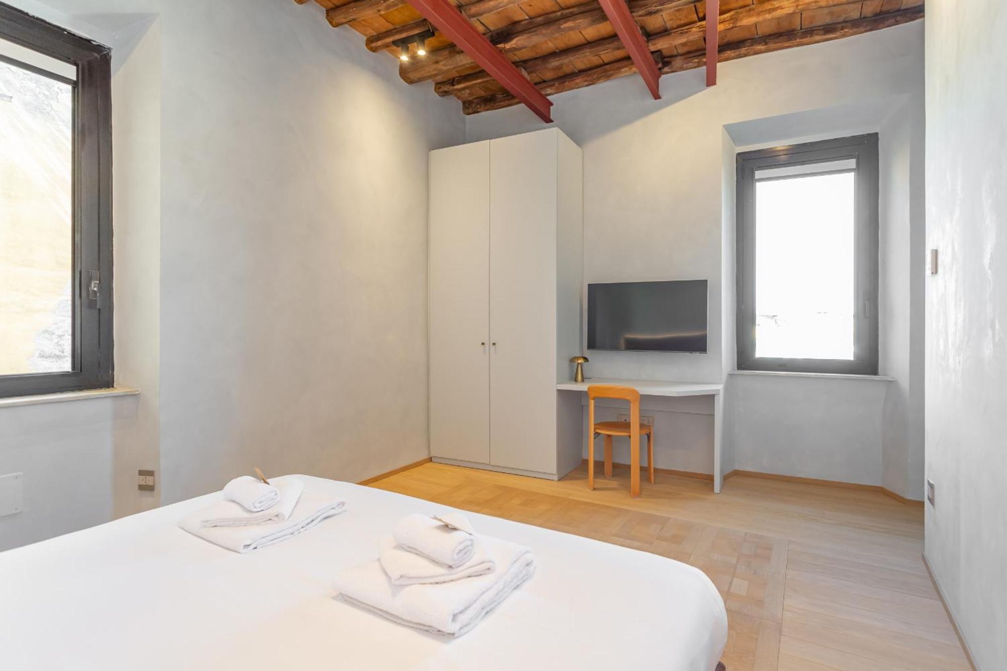 Spanish Steps Exclusive 3bdr *