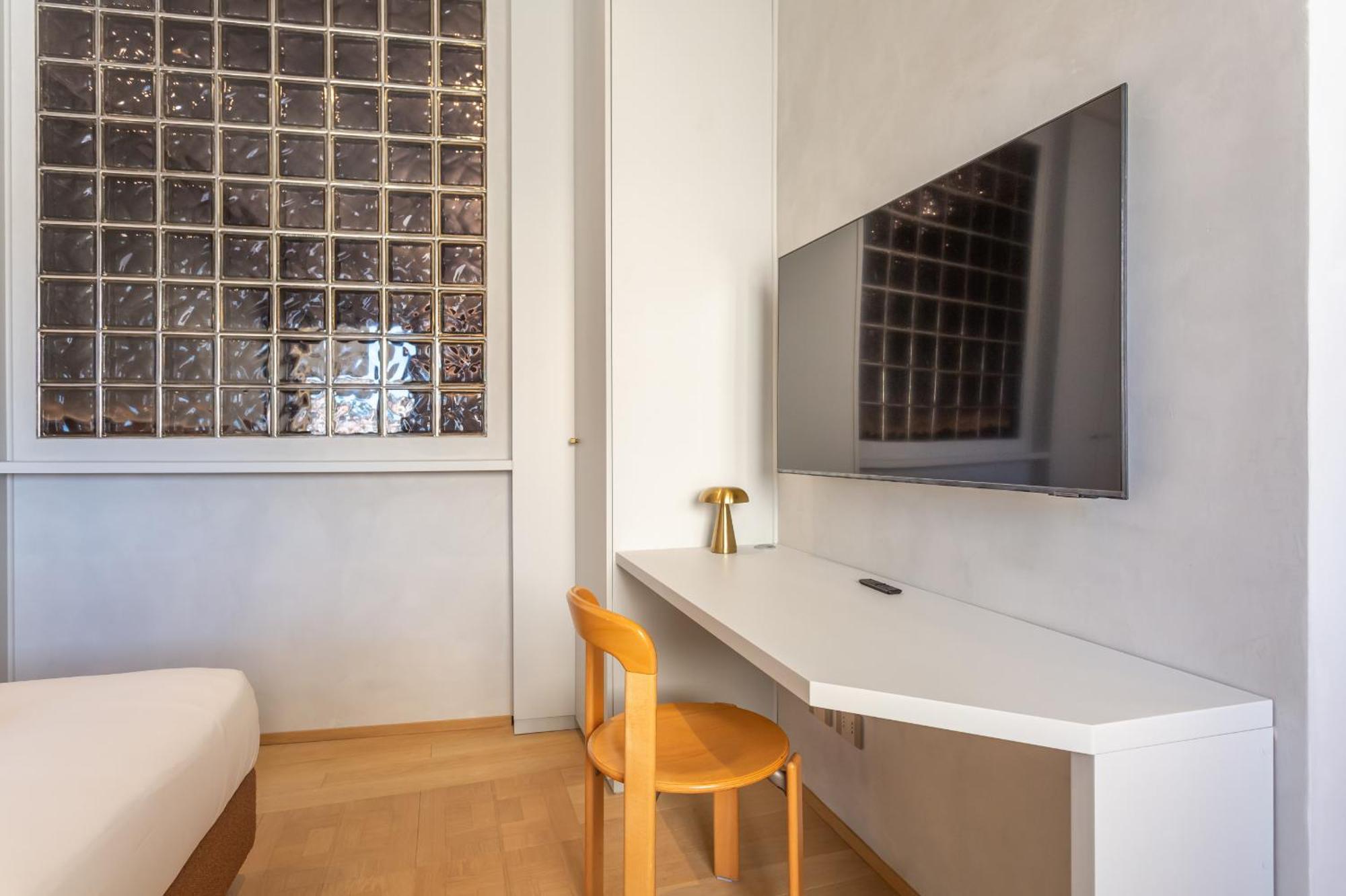 Spanish Steps Exclusive 3bdr *