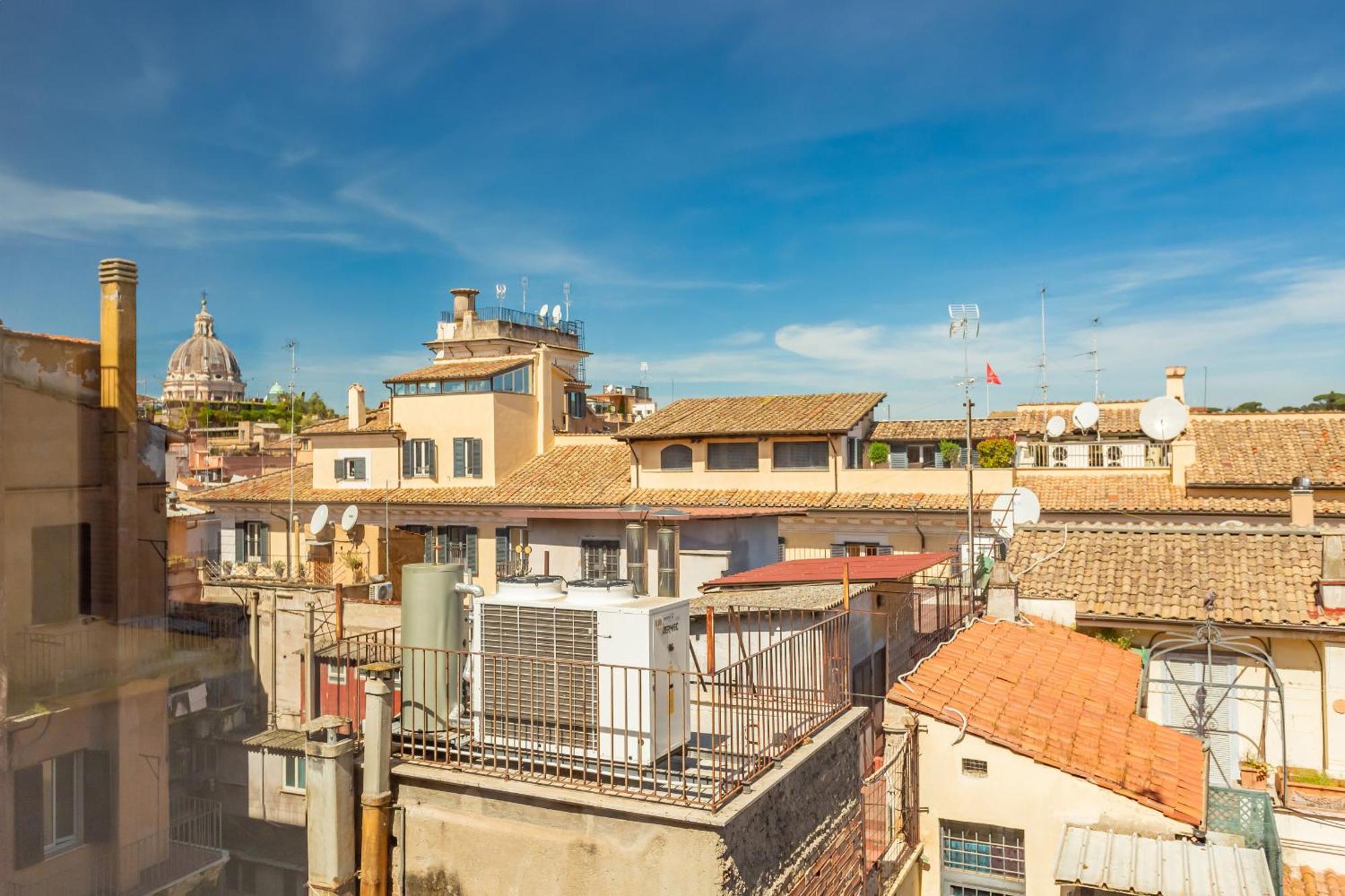 Spanish Steps Exclusive 3bdr Apartment *