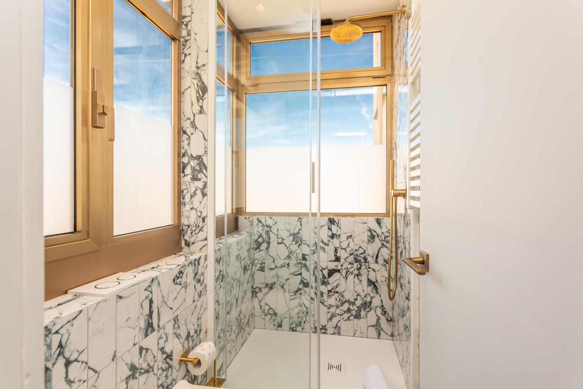 Spanish Steps Exclusive 3bdr *