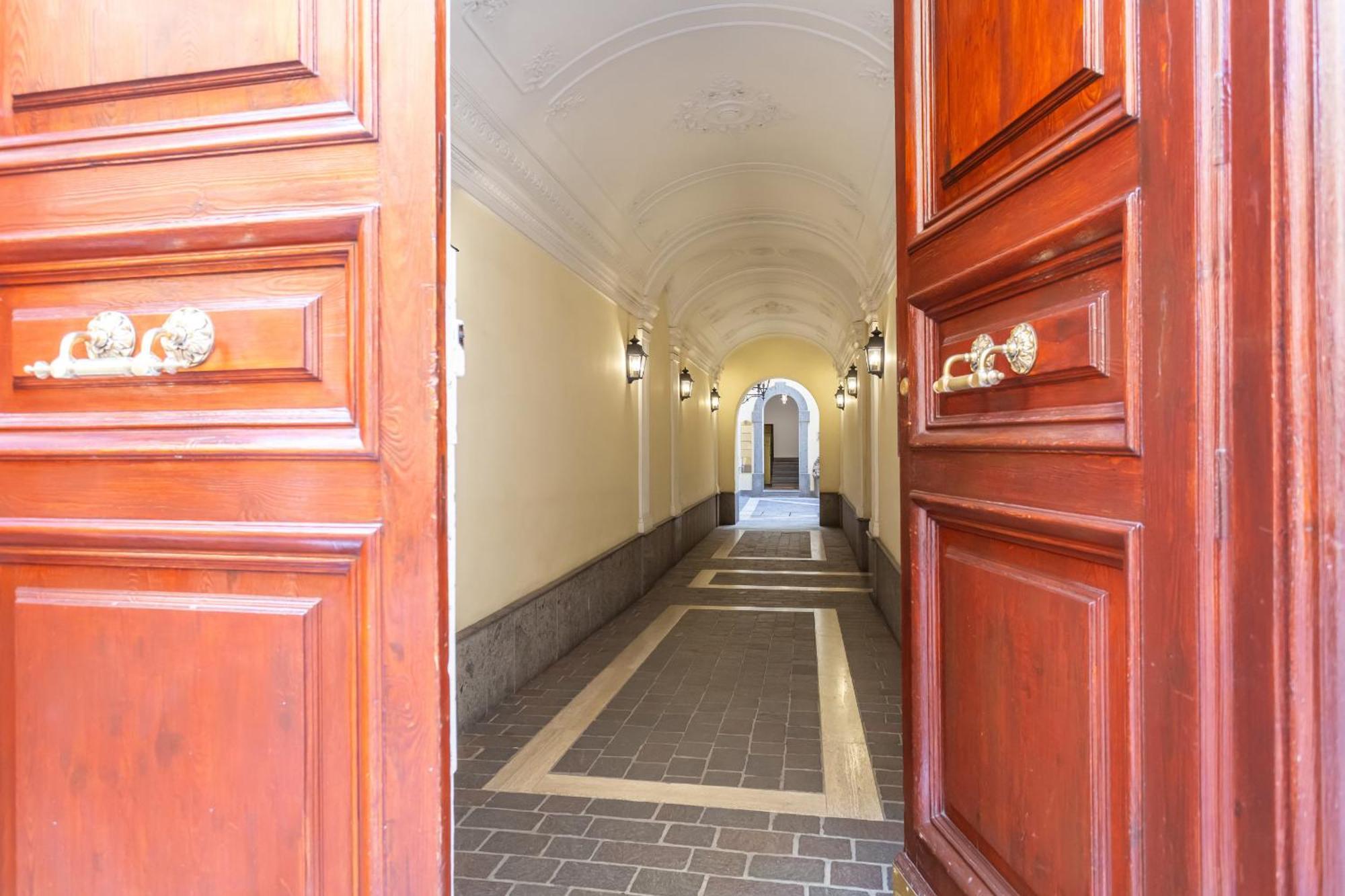 Spanish Steps Exclusive 3bdr * Rom